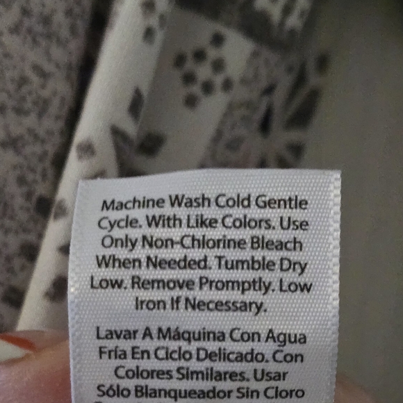 🐶Secret Treasures Cozy Womens Pajamas in Gray and Red With Dogs - Picture 7 of 8